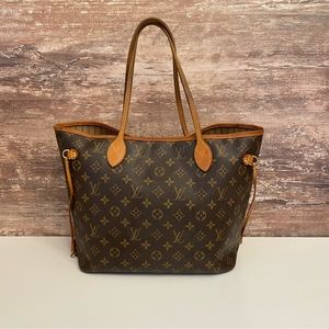 Louis Vuitton Neverfull MM Monogram Handbag